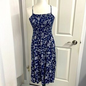 Reitmans Signature Sundress Ruched Bodice Criss Cross Cami Straps Pleated Size M